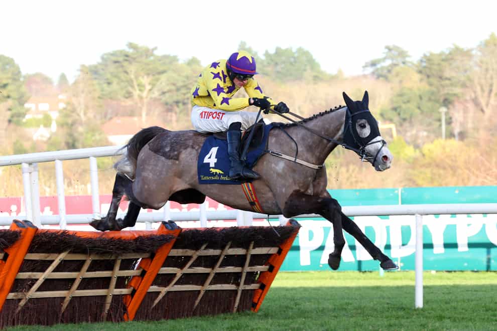 Il Etait Temps ridden by jockey Danny Mullins on their way to winning the Tattersalls Ireland Novice Hurdle during day two of the Dublin Racing Festival at Leopardstown Racecourse in Dublin, Ireland. Picture date: Sunday February 5, 2023.