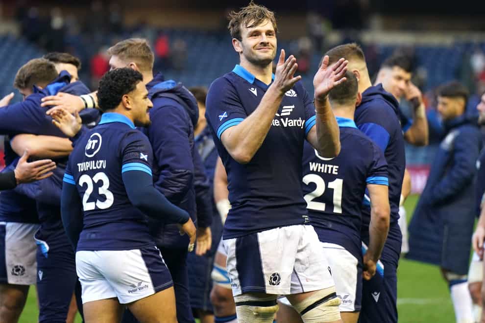 Richie Gray (centre) is urging Scotland not to be fazed by the prospect of tackling France in Paris