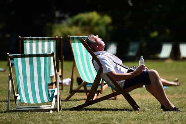 <p>Get the deckchairs out, London is  basking in sunshine today</p>