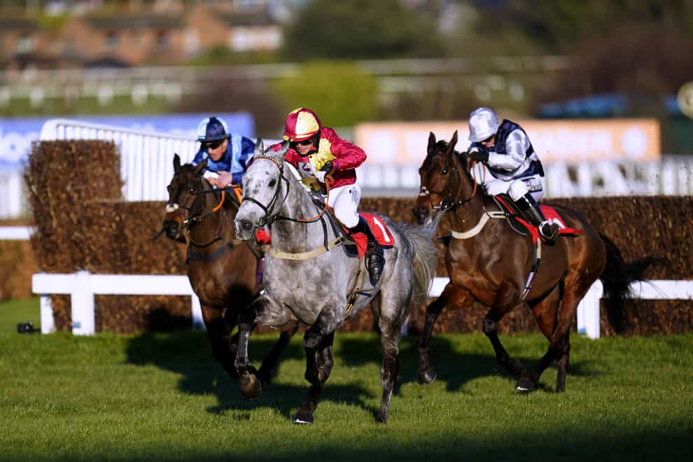 Farceur Du Large (centre) on his way to victory at Sandown (Andrew Matthews/PA)