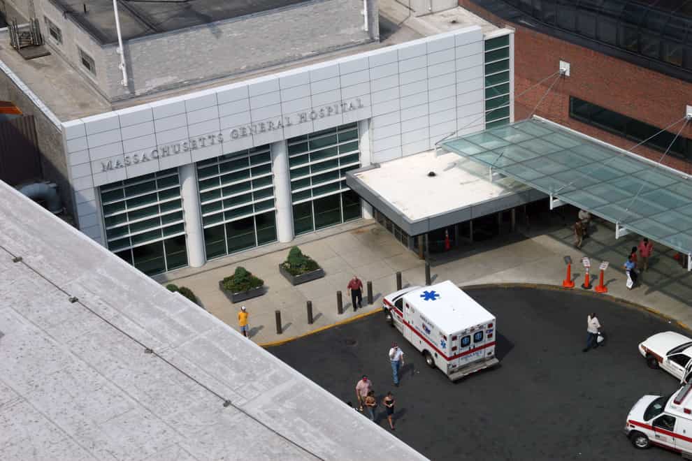 ARKPG5 View of Main Entrance at Massachusetts General Hospital with ambulances, Boston, Massachusetts.. Image shot 2006. Exact date unknown.